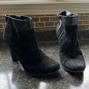 Black suede/leather bootie